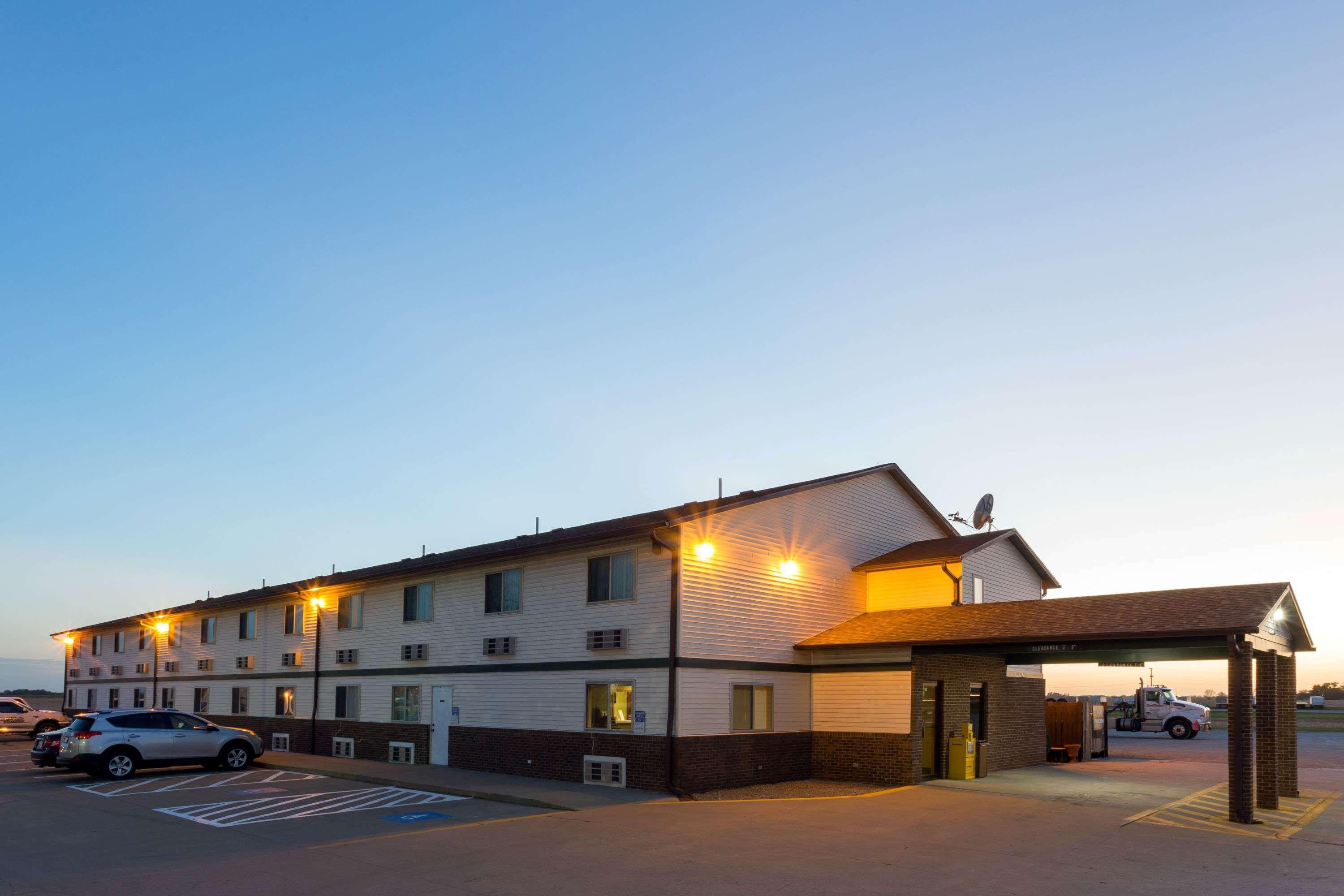 Super 8 By Wyndham Mendota I-39 Hotel Ngoại thất bức ảnh