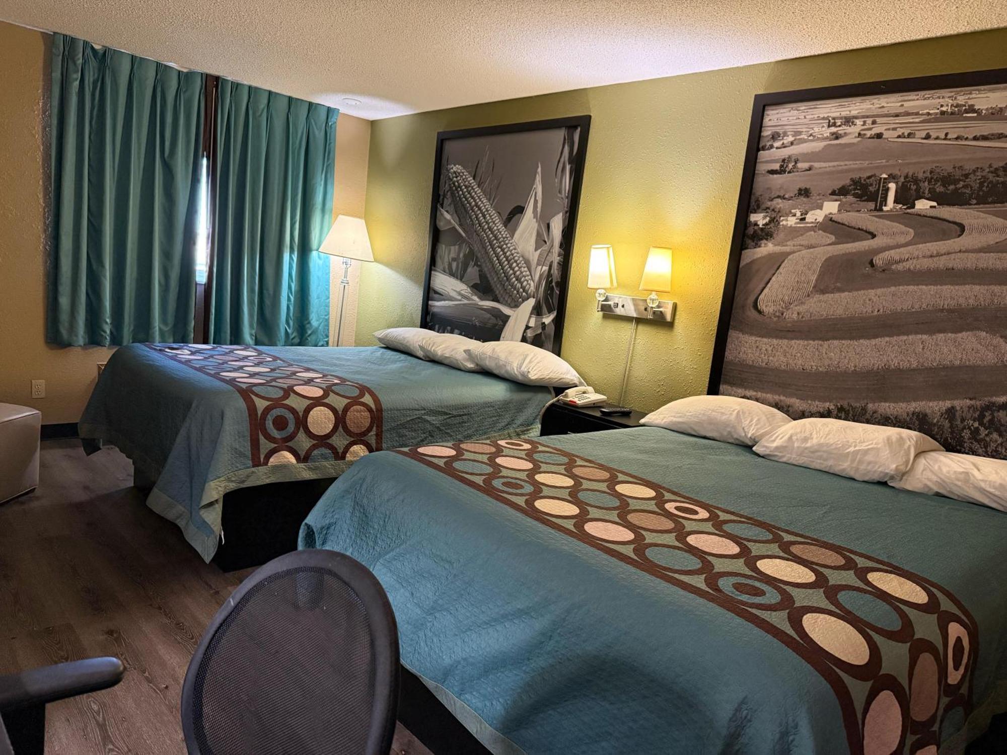 Super 8 By Wyndham Mendota I-39 Hotel Ngoại thất bức ảnh